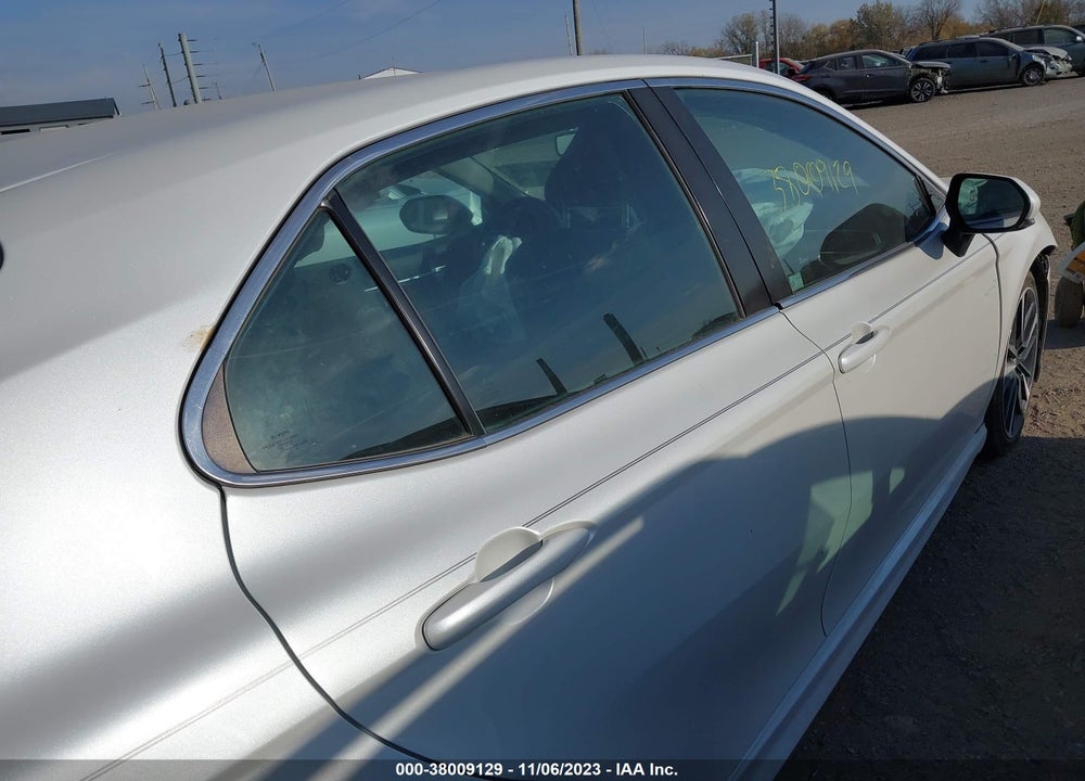 2018 TOYOTA CAMRY VIN: 4T1B61HK7JU010937