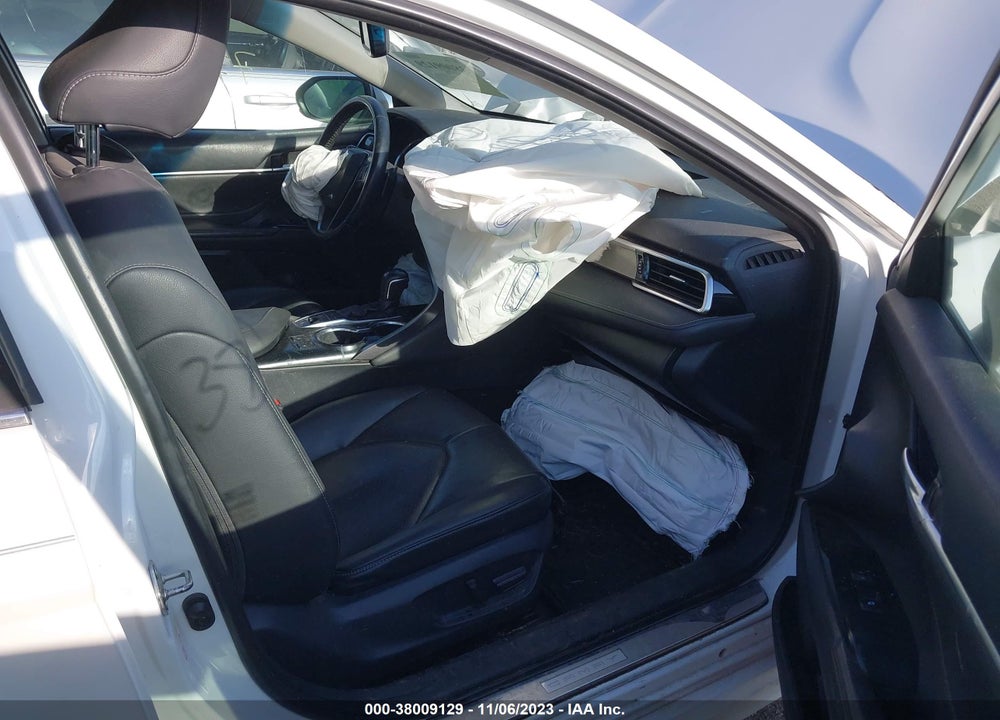 2018 TOYOTA CAMRY VIN: 4T1B61HK7JU010937