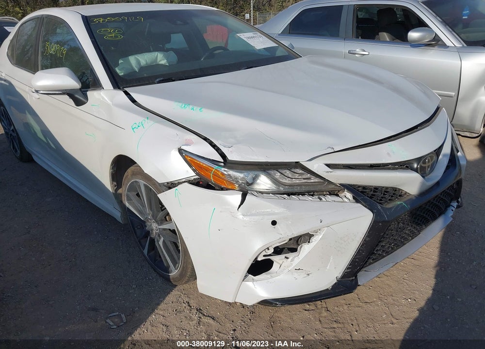 2018 TOYOTA CAMRY VIN: 4T1B61HK7JU010937