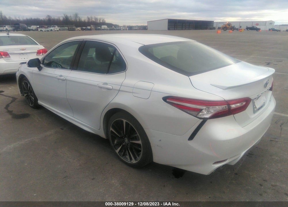2018 TOYOTA CAMRY VIN: 4T1B61HK7JU010937