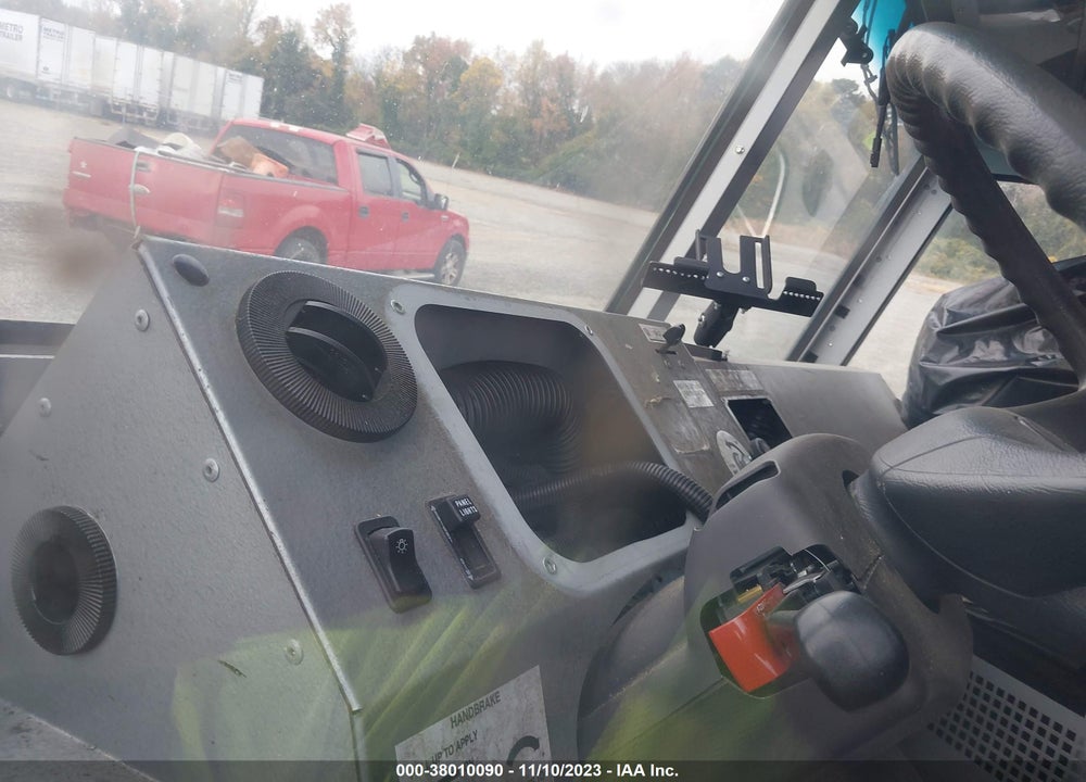 2020 FREIGHTLINER CHASSIS M LINE WALK-IN VAN VIN: 4UZAC2EA0LCLX2767