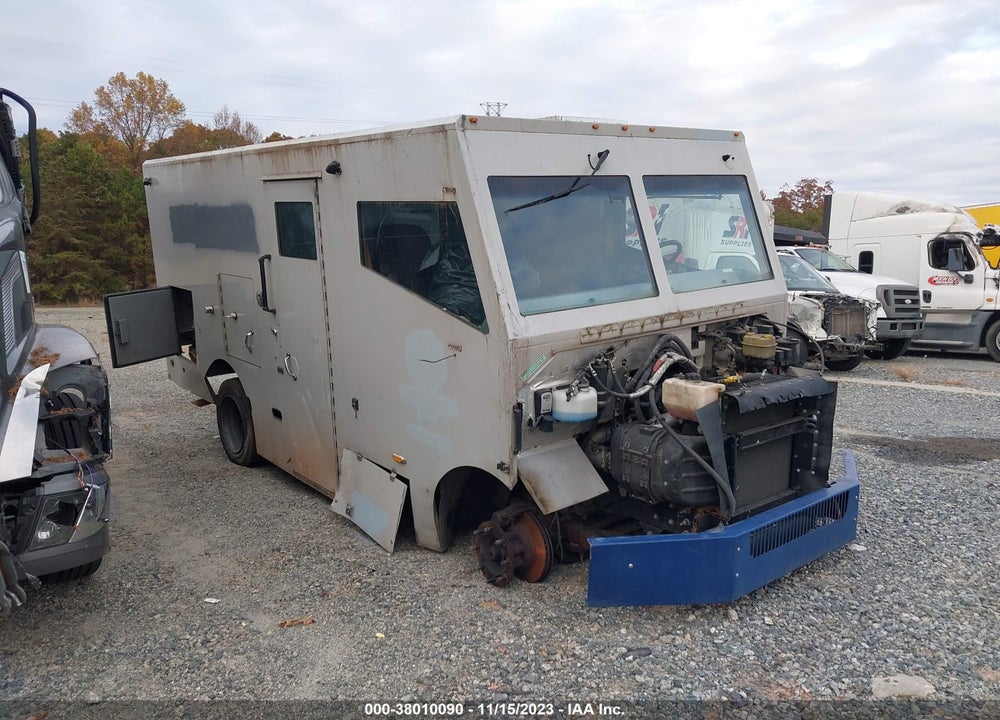 2020 FREIGHTLINER CHASSIS M LINE WALK-IN VAN VIN: 4UZAC2EA0LCLX2767