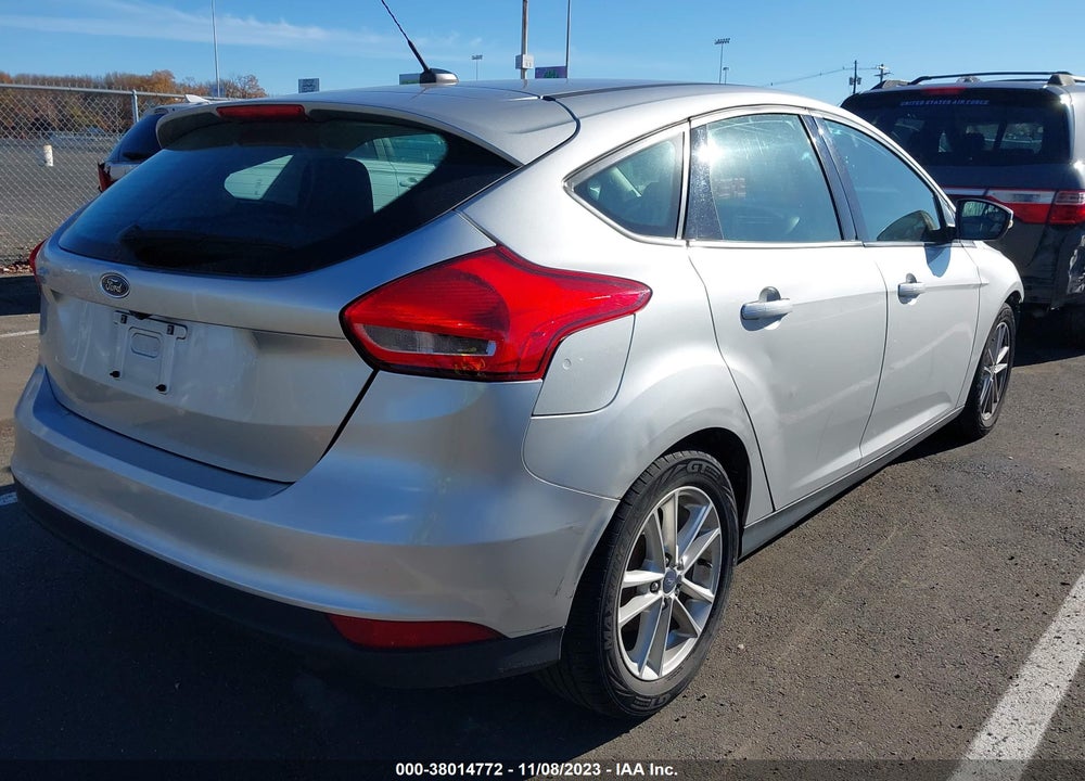 2016 FORD FOCUS SE VIN: 1FADP3K21GL349938