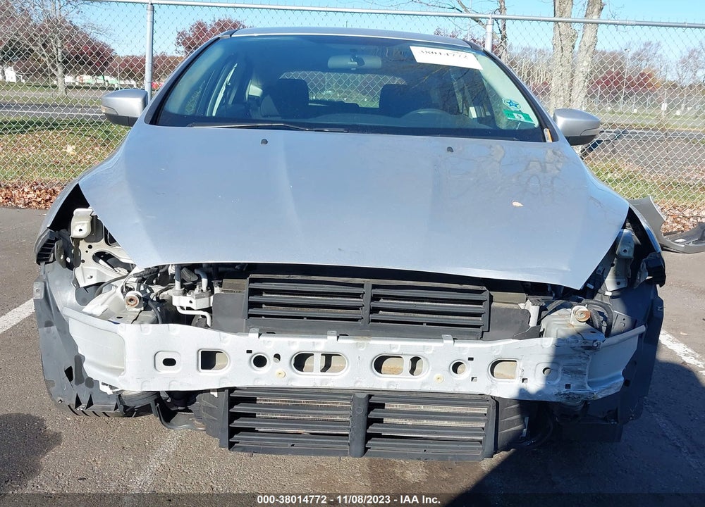 2016 FORD FOCUS SE VIN: 1FADP3K21GL349938