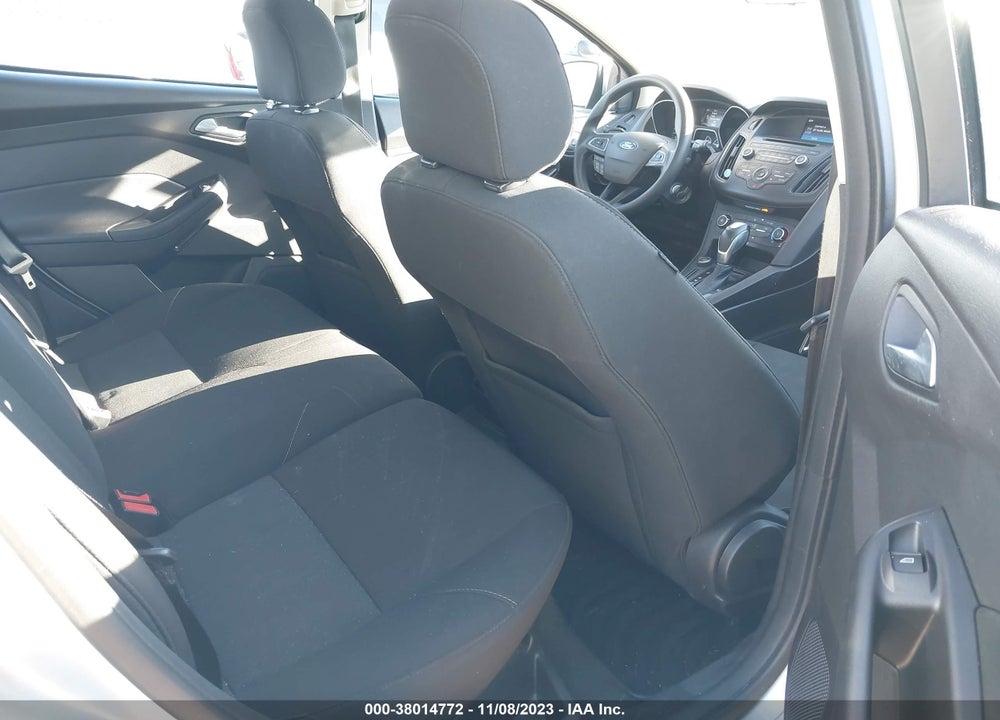 2016 FORD FOCUS SE VIN: 1FADP3K21GL349938