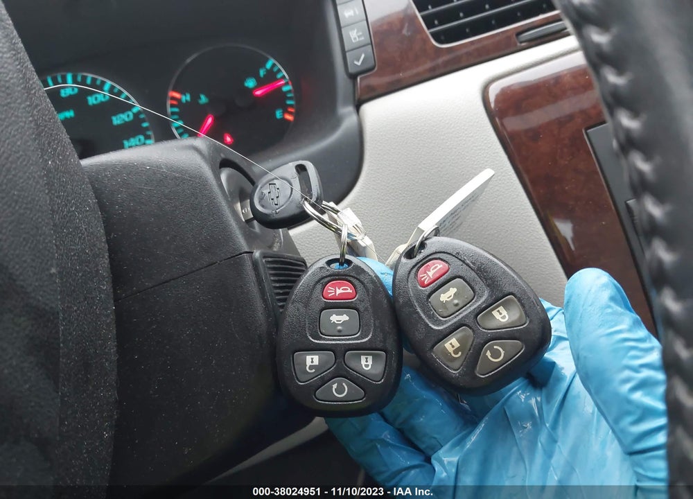 2010 CHEVROLET IMPALA LT VIN: 2G1WB5ENXA1220041
