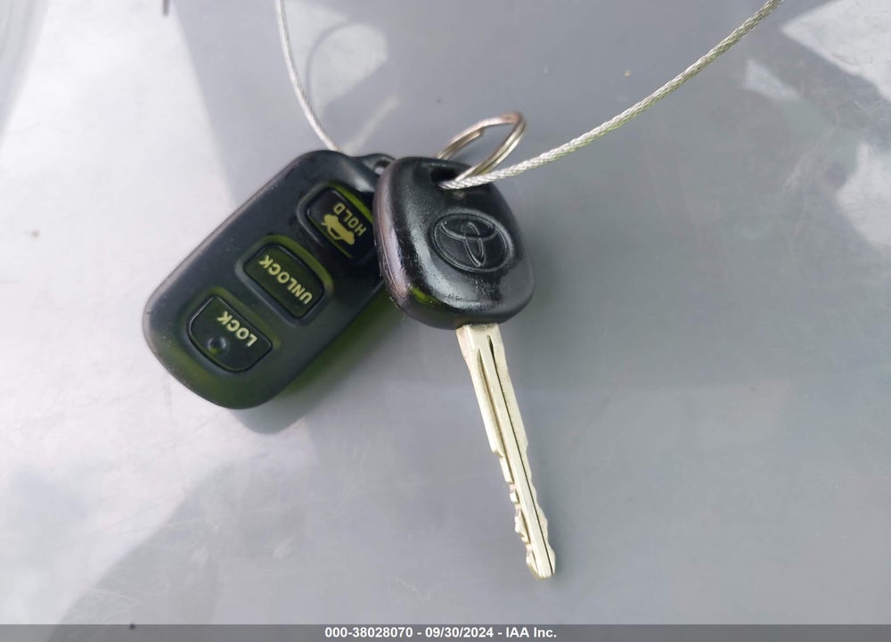 2005 TOYOTA CAMRY XLE V6 VIN: 4T1BF32K75U612344