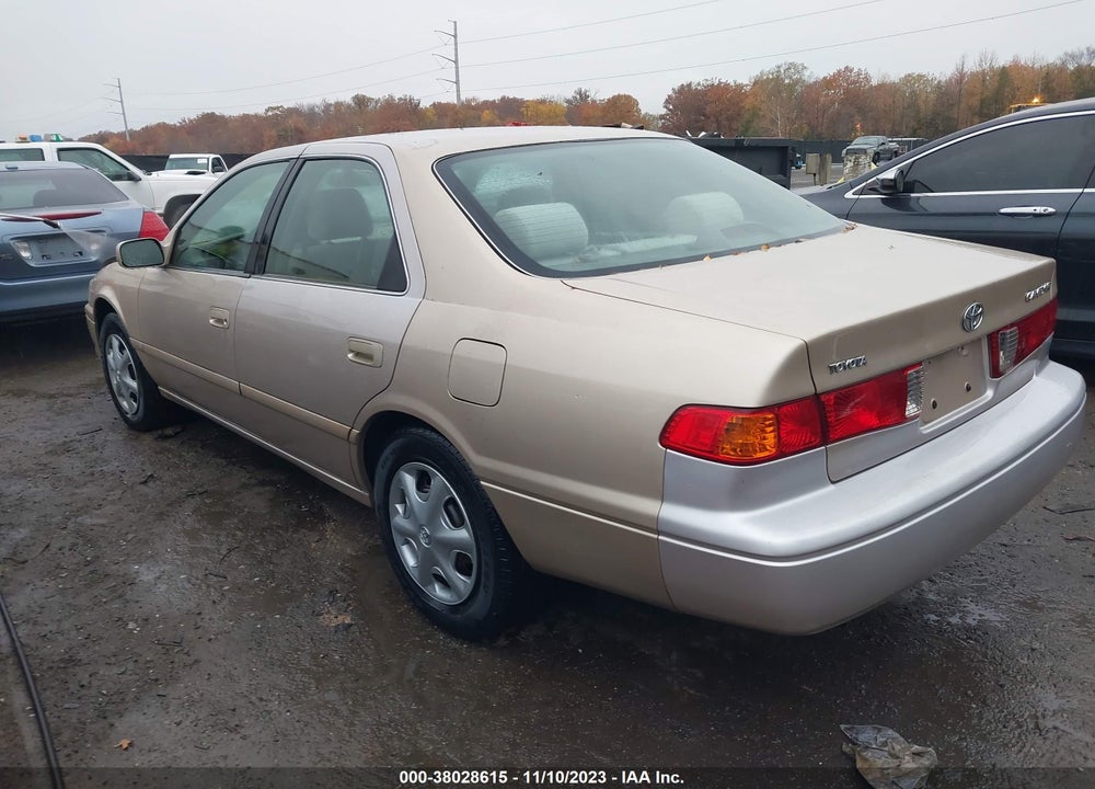 2001 TOYOTA CAMRY CE VIN: 4T1BG22K11U868495
