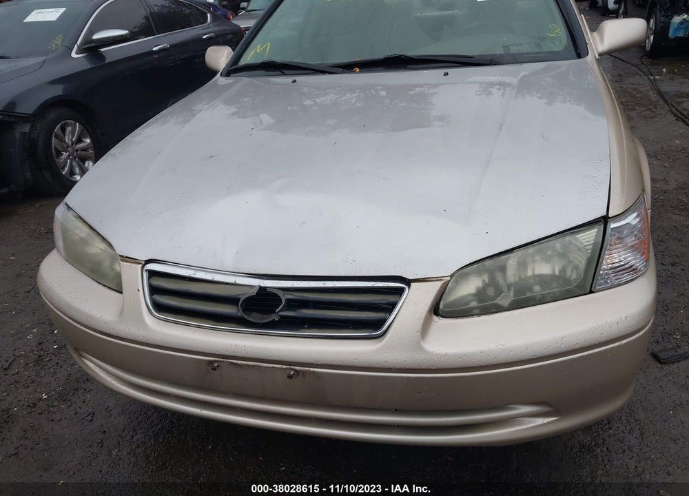 2001 TOYOTA CAMRY CE VIN: 4T1BG22K11U868495