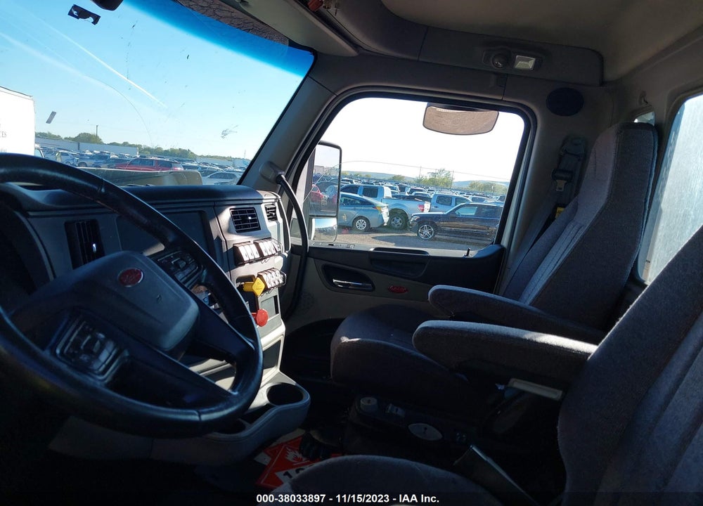 2022 PETERBILT 579 VIN: 1XPBDP9X0ND806201