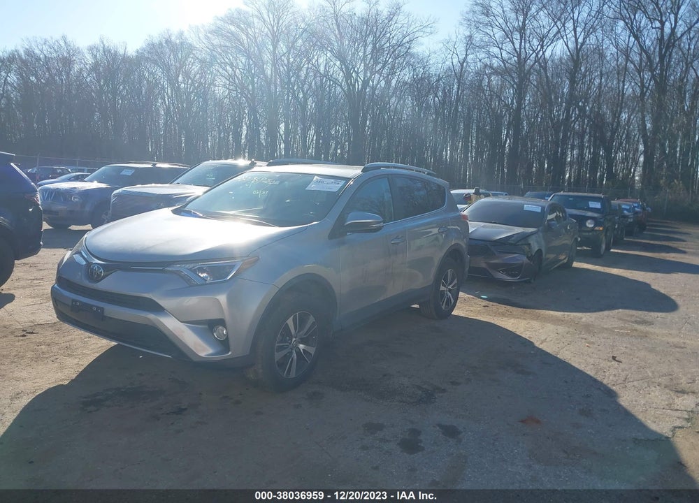 2018 TOYOTA RAV4 XLE VIN: 2T3WFREV5JW444893