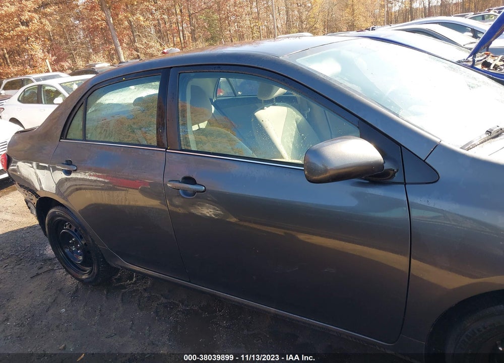 2013 TOYOTA COROLLA LE VIN: 2T1BU4EE5DC058707