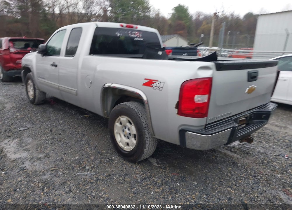2011 CHEVROLET SILVERADO 1500 LT VIN: 1GCRKSE39BZ124394