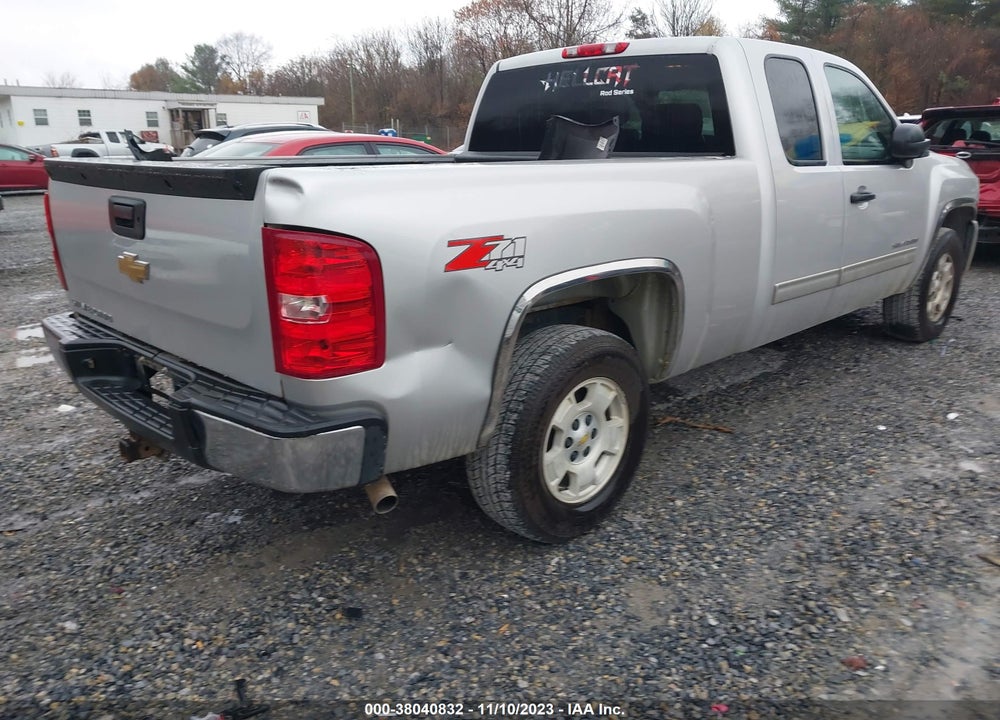 2011 CHEVROLET SILVERADO 1500 LT VIN: 1GCRKSE39BZ124394