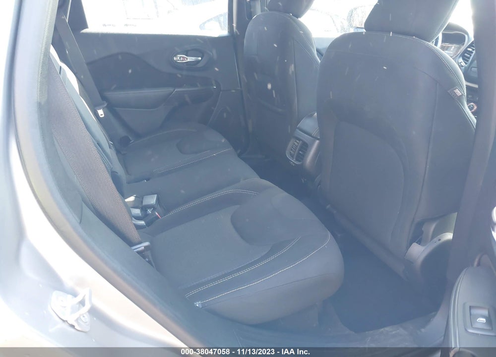 2017 JEEP CHEROKEE LATITUDE 4X4 VIN: 1C4PJMCB4HW519738