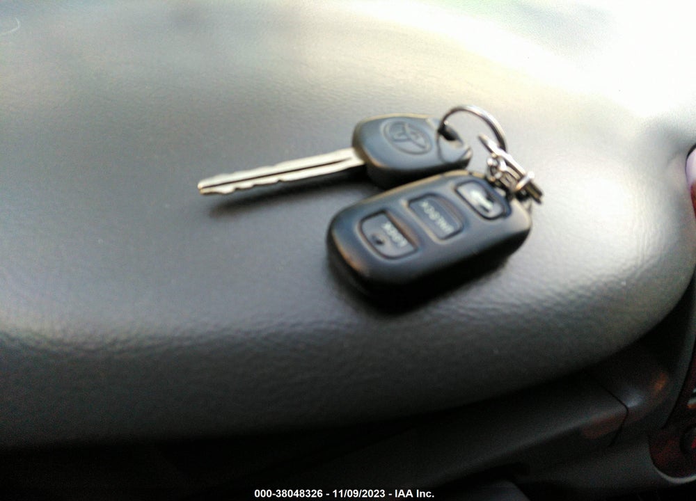 2003 TOYOTA CAMRY XLE VIN: 4T1BF30KX3U056899