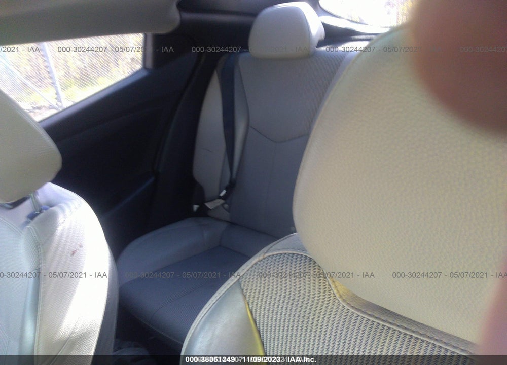 2013 HYUNDAI VELOSTER BASE W/GRAY VIN: KMHTC6ADXDU087019
