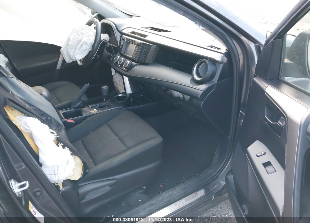 2018 TOYOTA RAV4 LE VIN: JTMZFREV1JJ750436