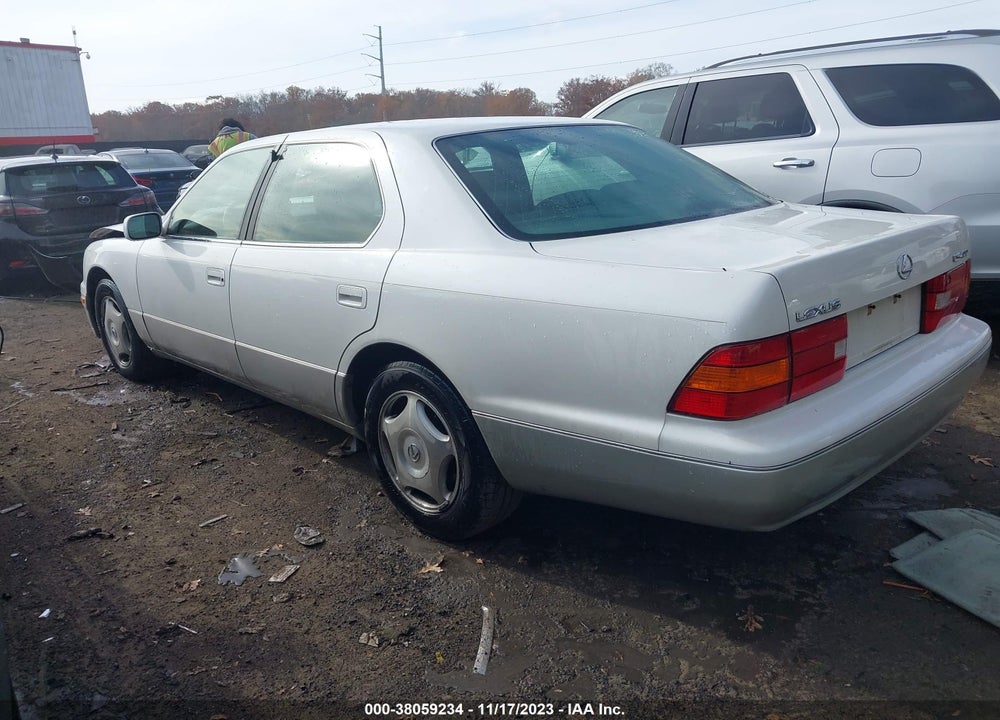 1998 LEXUS LS 400 VIN: JT8BH28F3W0138371