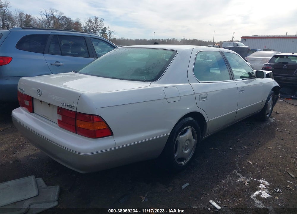 1998 LEXUS LS 400 VIN: JT8BH28F3W0138371