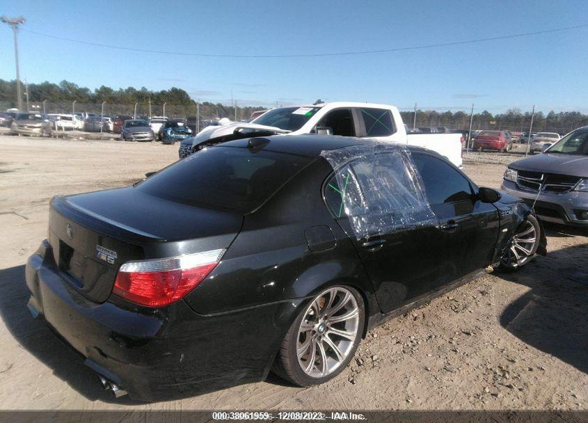 2007 BMW M5 VIN: WBSNB93597CX07336