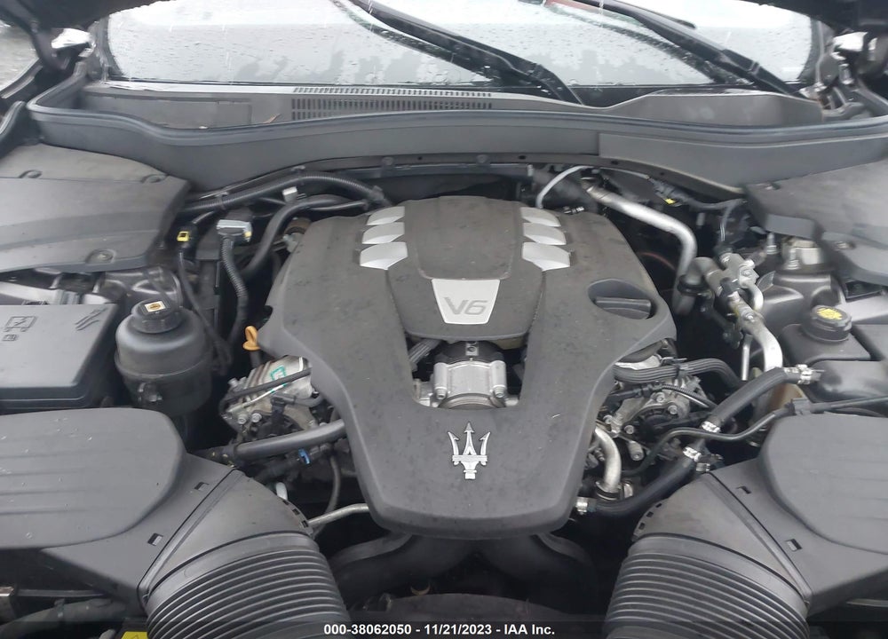 2017 MASERATI LEVANTE VIN: ZN661XUS7HX262885