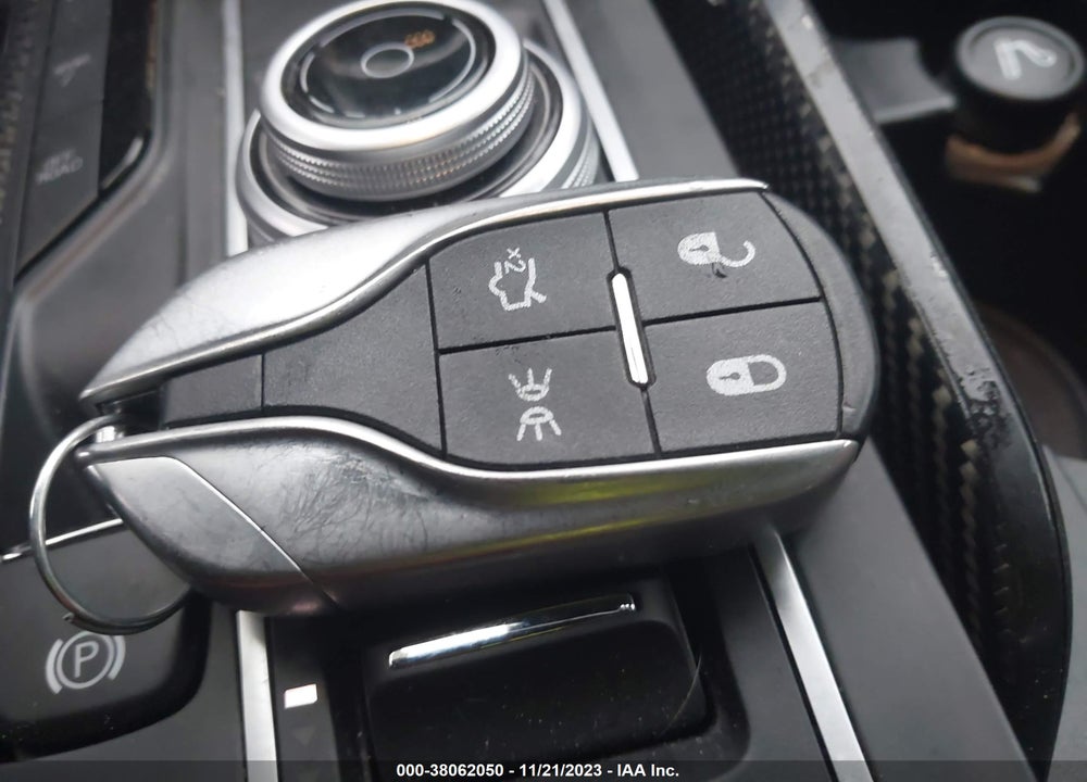 2017 MASERATI LEVANTE VIN: ZN661XUS7HX262885
