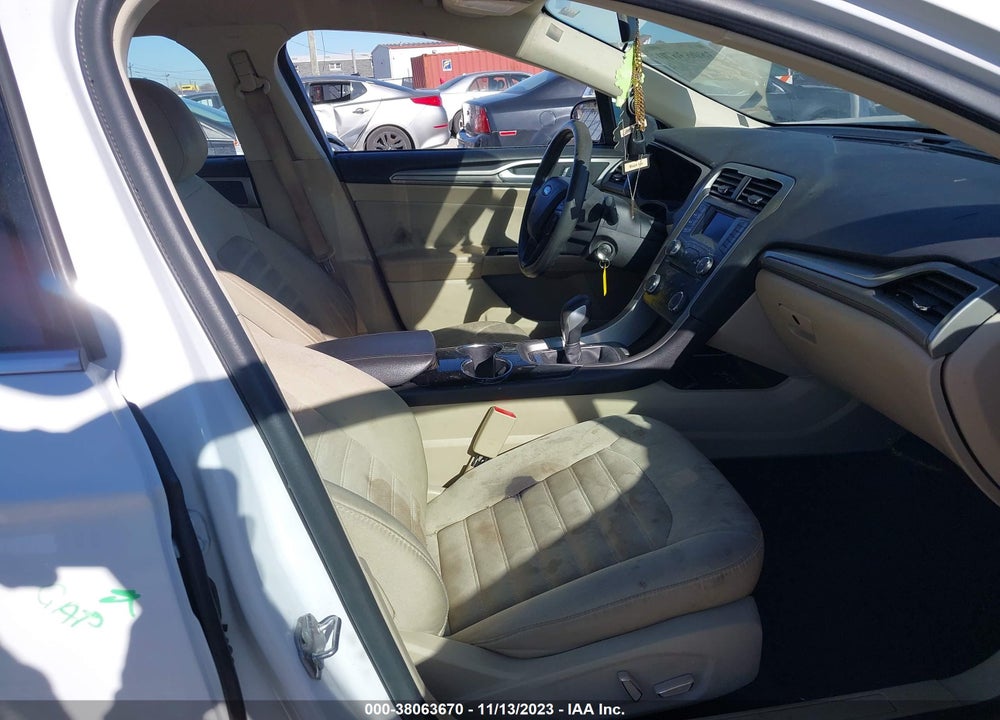 2015 FORD FUSION SE VIN: 3FA6P0H77FR150466