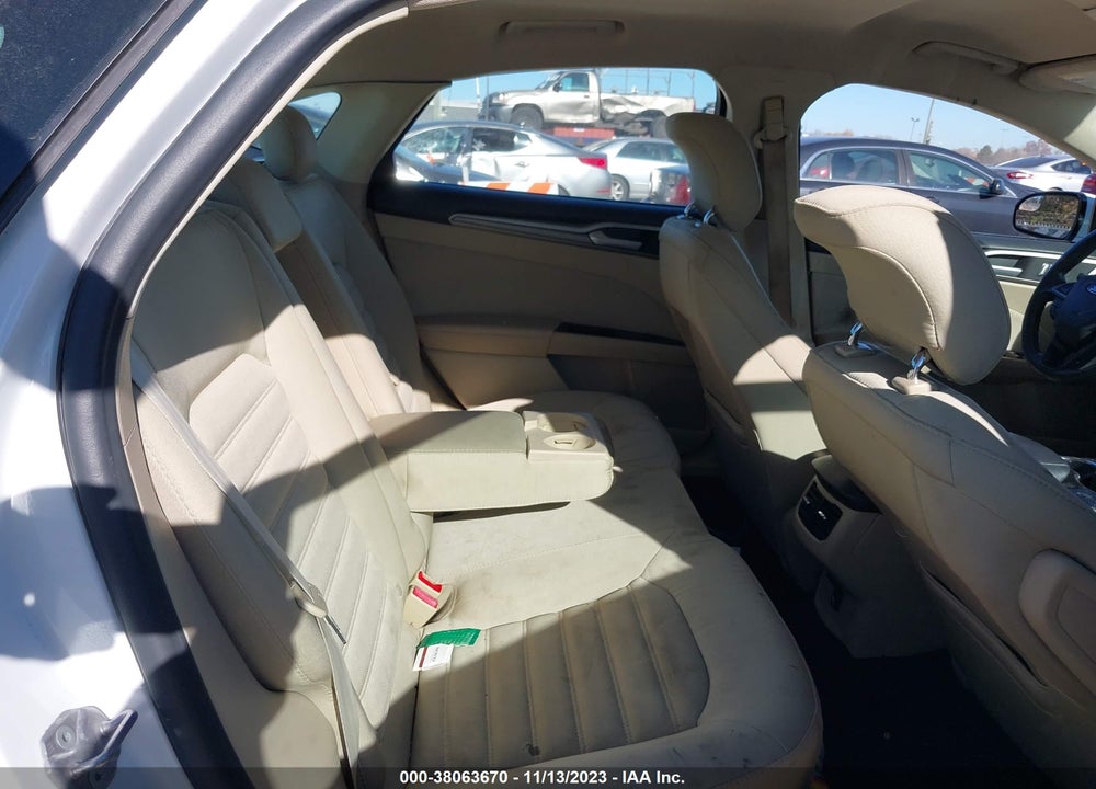 2015 FORD FUSION SE VIN: 3FA6P0H77FR150466