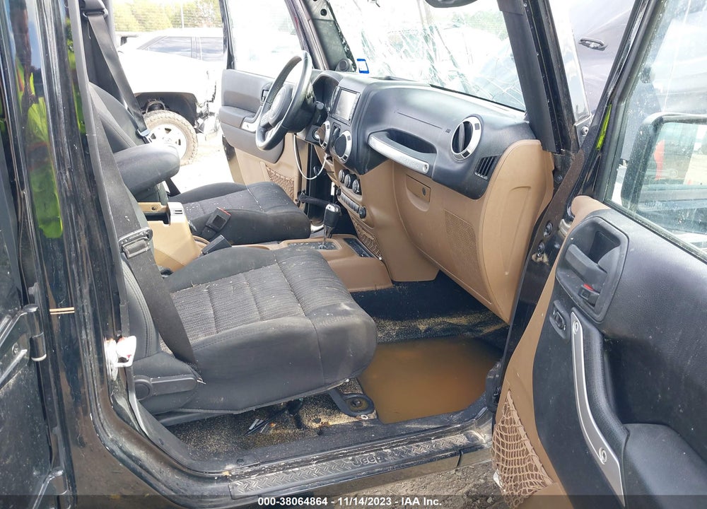 2012 JEEP WRANGLER UNLIMITED SAHARA VIN: 1C4BJWEG2CL231743