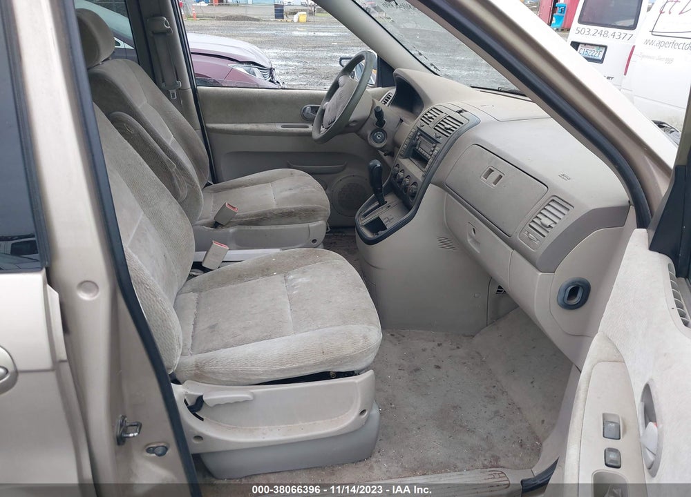2005 KIA SEDONA EX/LX VIN: KNDUP132456672566