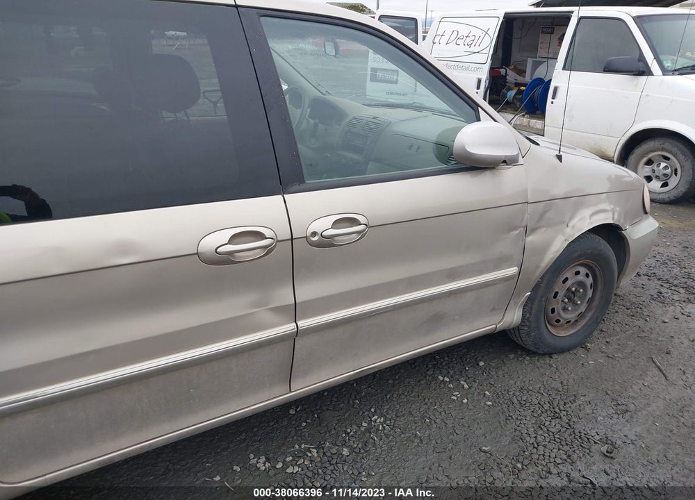 2005 KIA SEDONA EX/LX VIN: KNDUP132456672566