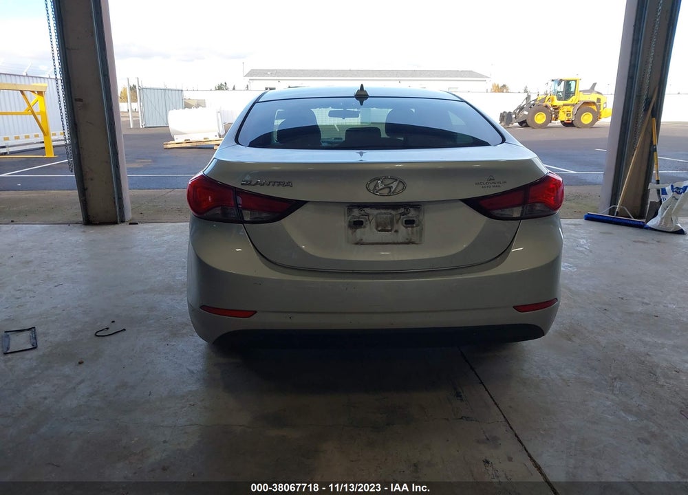 2016 HYUNDAI ELANTRA SE VIN: 5NPDH4AE3GH667024