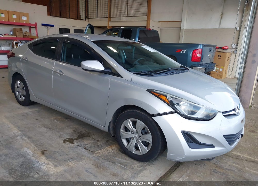 2016 HYUNDAI ELANTRA SE VIN: 5NPDH4AE3GH667024