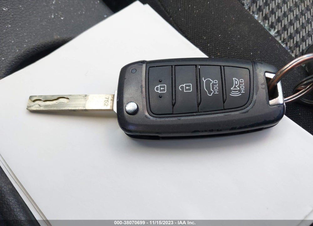 2019 HYUNDAI KONA SE VIN: KM8K12AA4KU284765