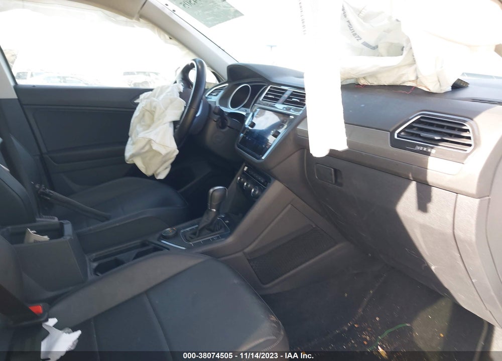 2019 VOLKSWAGEN TIGUAN VIN: 3VV2B7AX9KM045656