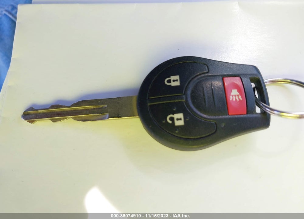 2013 NISSAN ROGUE S VIN: JN8AS5MT5DW010028
