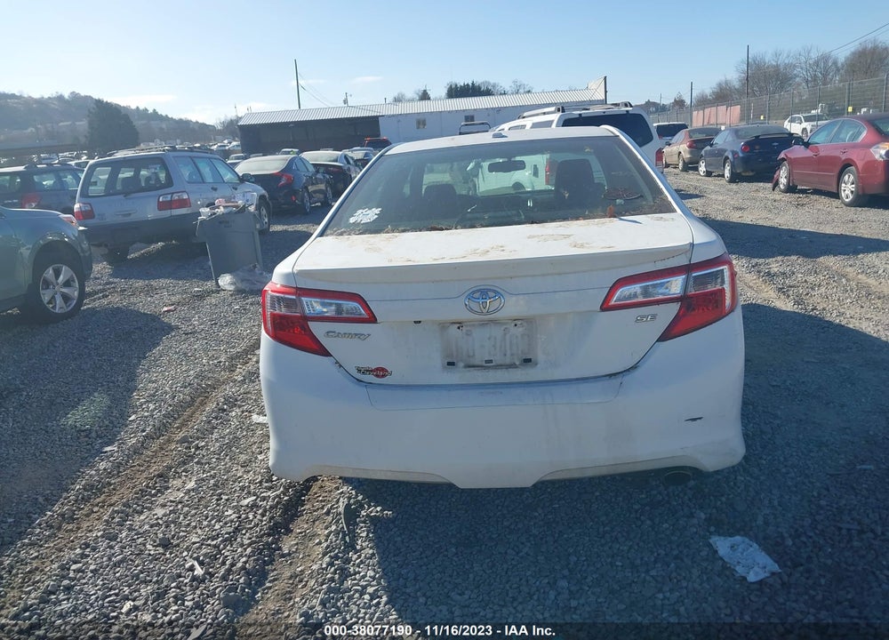 2013 TOYOTA CAMRY SE VIN: 4T1BF1FK6DU672404