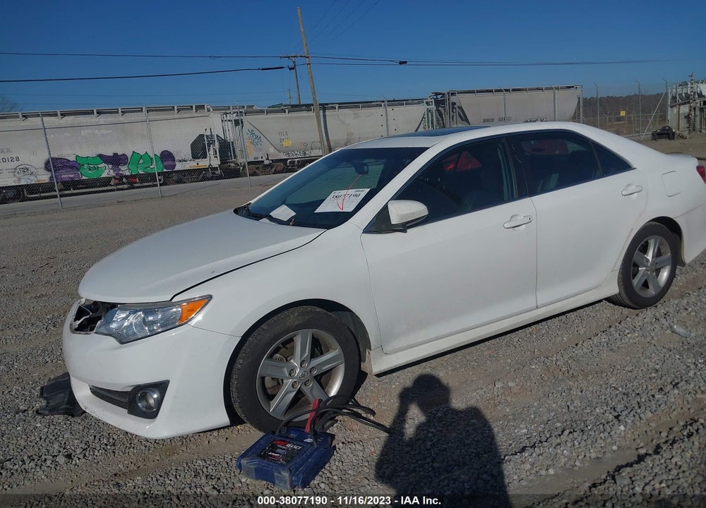 2013 TOYOTA CAMRY SE VIN: 4T1BF1FK6DU672404