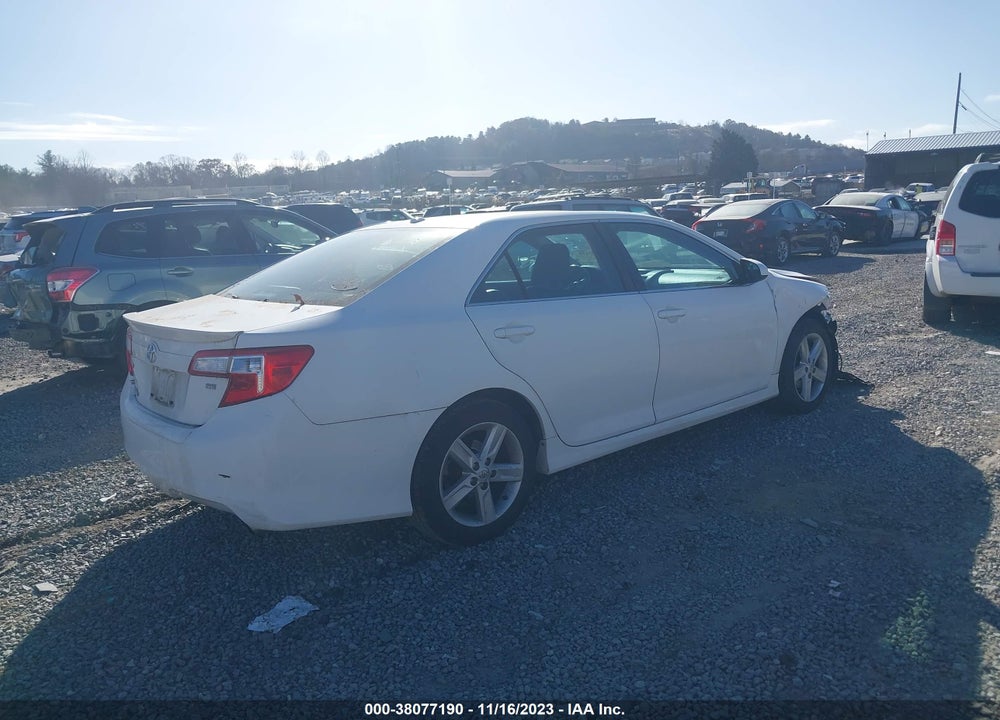 2013 TOYOTA CAMRY SE VIN: 4T1BF1FK6DU672404