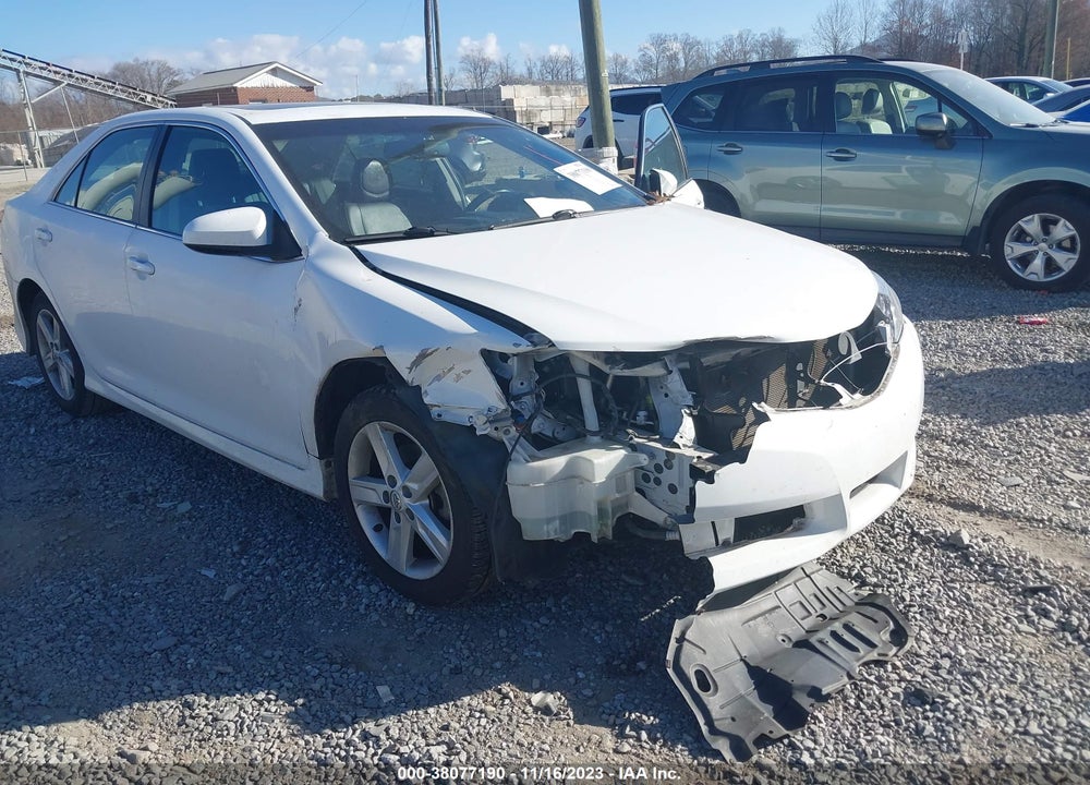 2013 TOYOTA CAMRY SE VIN: 4T1BF1FK6DU672404