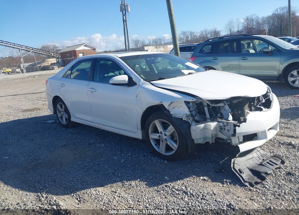 2013 TOYOTA CAMRY SE VIN: 4T1BF1FK6DU672404