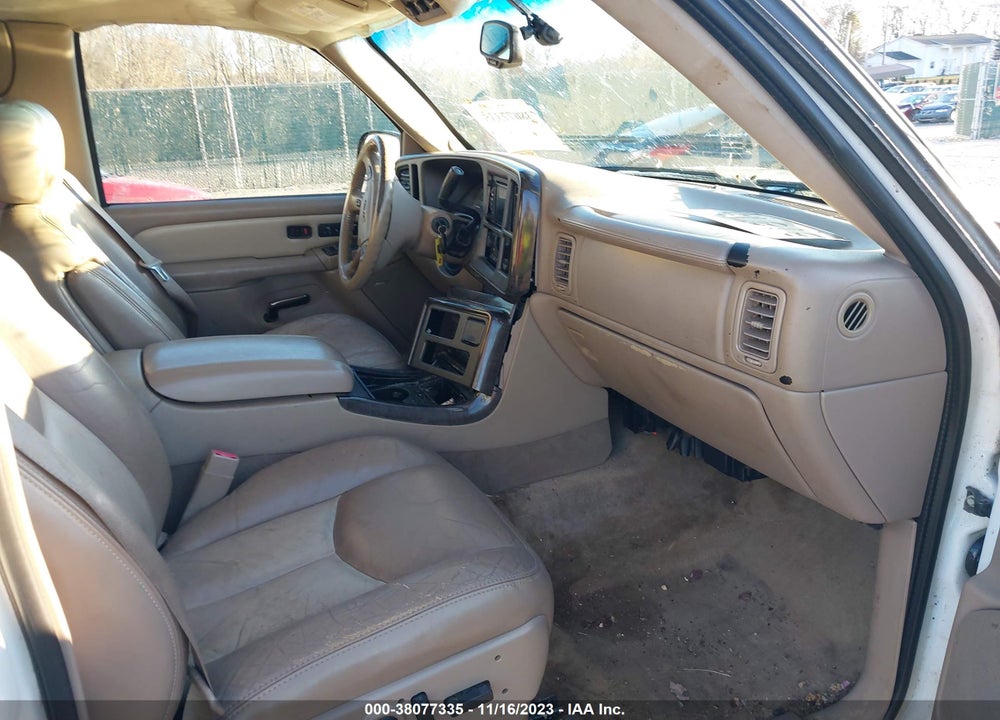 2005 GMC YUKON DENALI VIN: 1GKEK63U55J154081