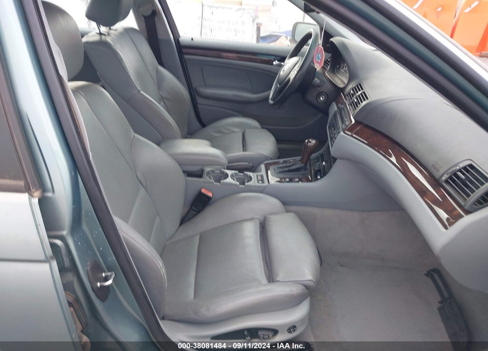 2005 BMW 325I VIN: WBAET37405NJ90669