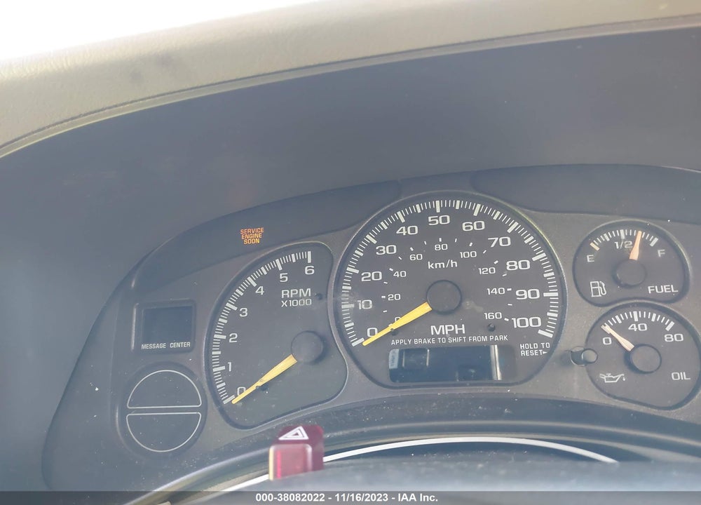 2001 CHEVROLET SUBURBAN LT VIN: 3GNEC16T01G178614