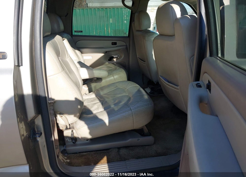 2001 CHEVROLET SUBURBAN LT VIN: 3GNEC16T01G178614