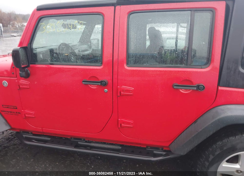 2015 JEEP WRANGLER UNLIMITED SPORT VIN: 1C4BJWDG9FL692783