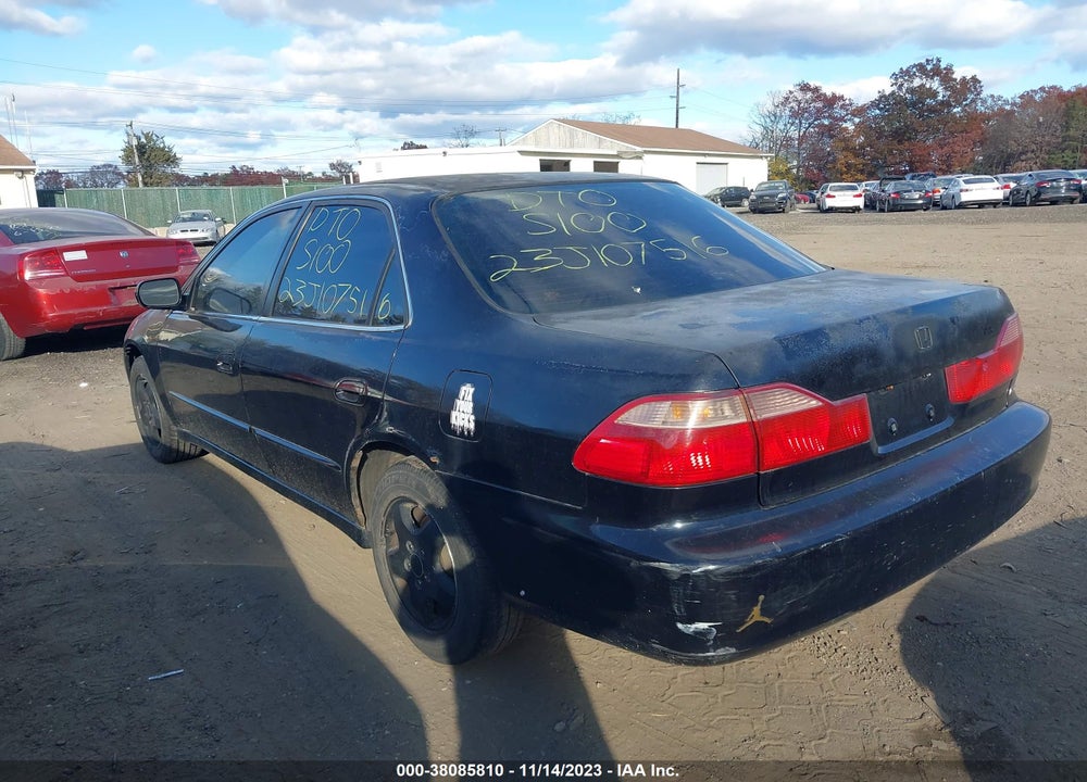 2000 HONDA ACCORD 3.0 EX VIN: 1HGCG165XYA092775