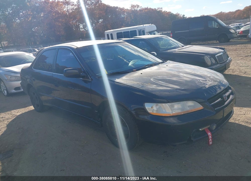 2000 HONDA ACCORD 3.0 EX VIN: 1HGCG165XYA092775