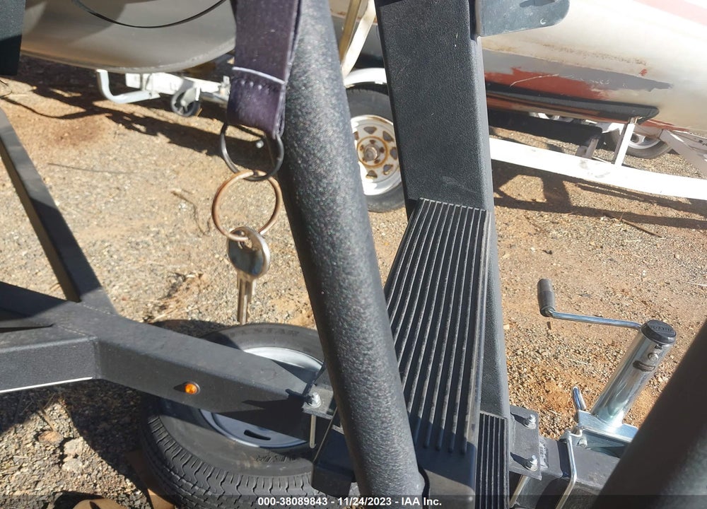 2017 TRACKER PH30 PONTOON BOAT VIN: BUJ36861G617